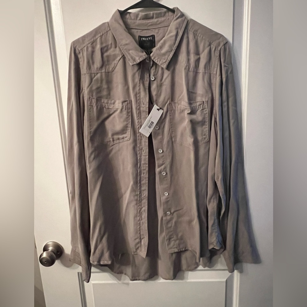 NWT twelve by ontwelfth sage green long sleeve button down shirt.